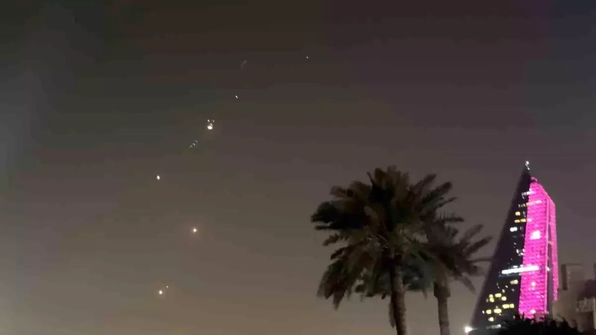 Suudi Arabistan 2 seyir füzesi ve 9 İHA'nın engellendiğini açıkladı