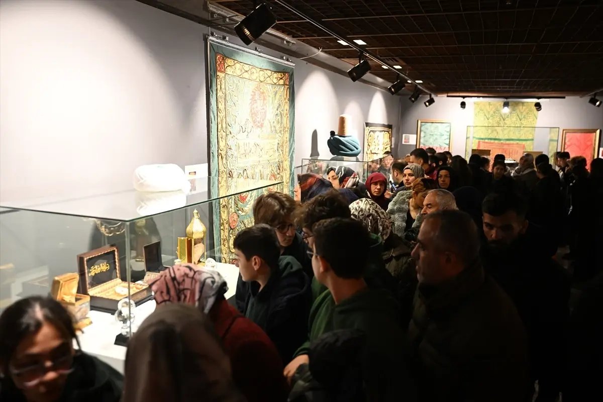 Gaziantep'te "Mukaddes Emanetler Sergisi"ne yoğun ilgi