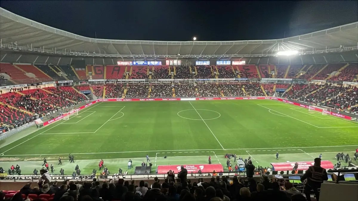 Fenerbahçe maçı gecikmeli başlayacak