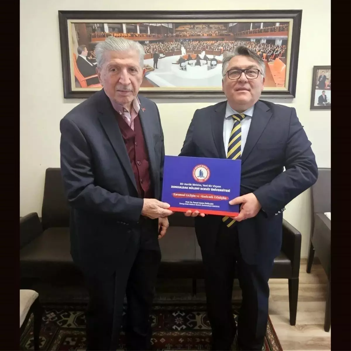 Cumhurbaşkanlığı Yüksek İstişare Kurulu Üyesi Köksal Toptan, Rektör Özölçer'i makamında kabul etti