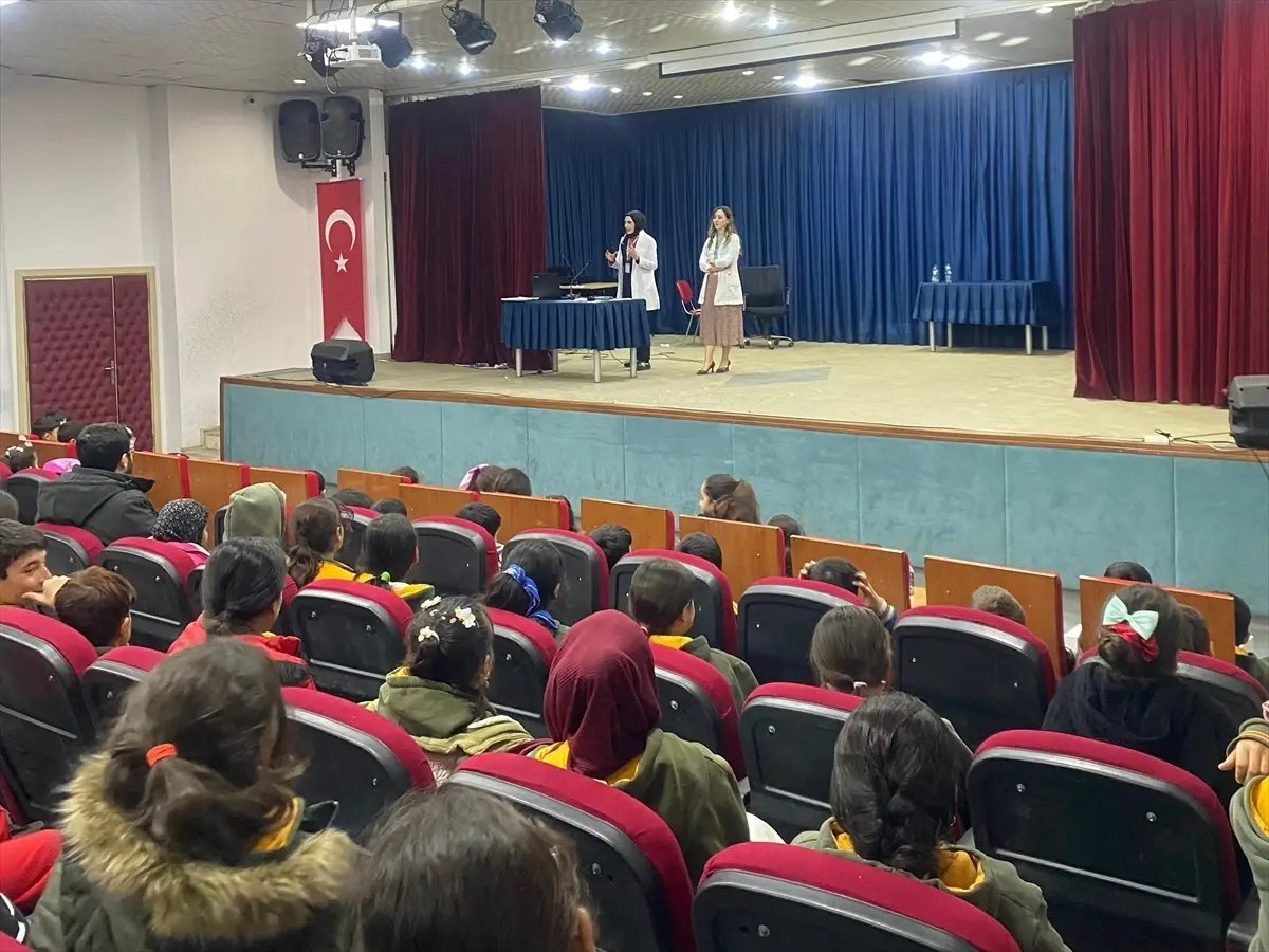 Kozluk'ta öğrencilere obezite farkındalık eğitimi verildi