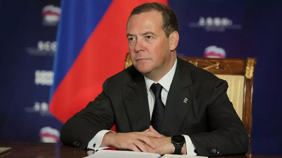 Rusya Güvenlik Konseyi Başkan Yardımcısı Medvedev: Orwell haklıydı, savaş barıştır