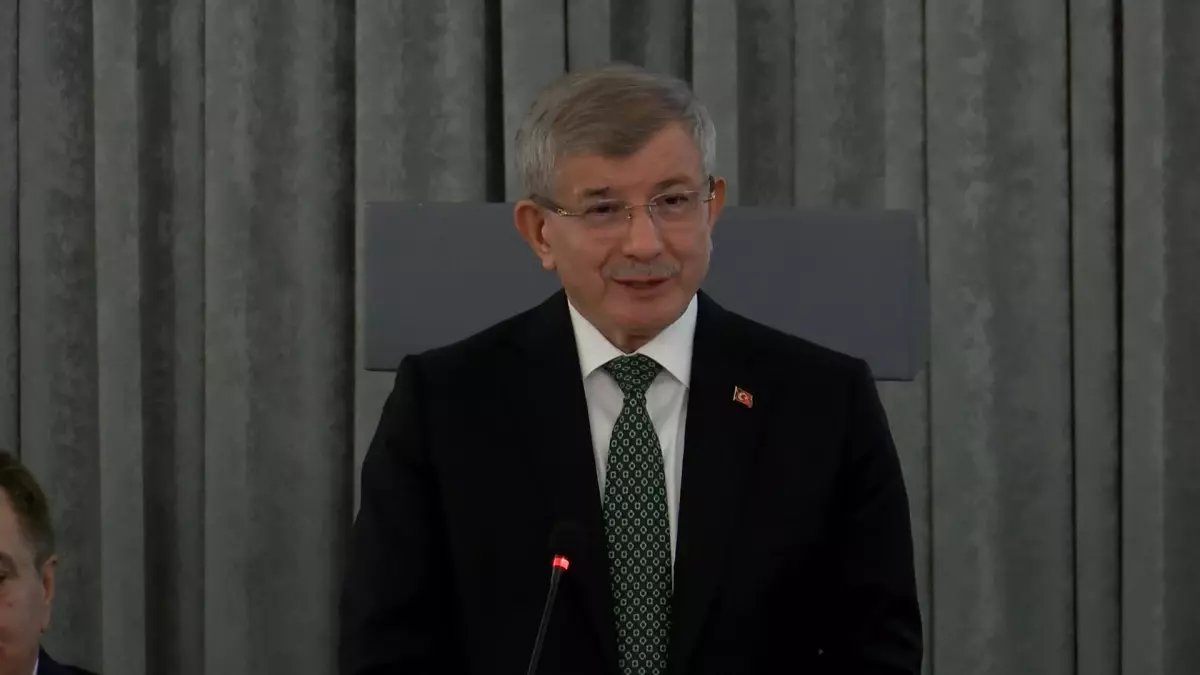 Ahmet Davutoğlu: 3'üncü Dünya Savaşı Fiilen Başlamıştır