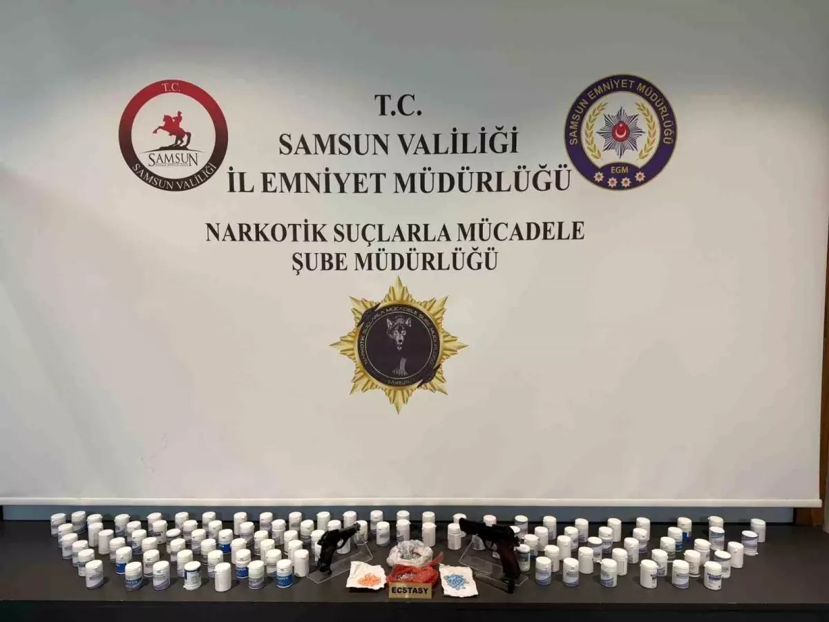 Samsun'da yatak odasında ve araçta uyuşturucu ele geçirildi