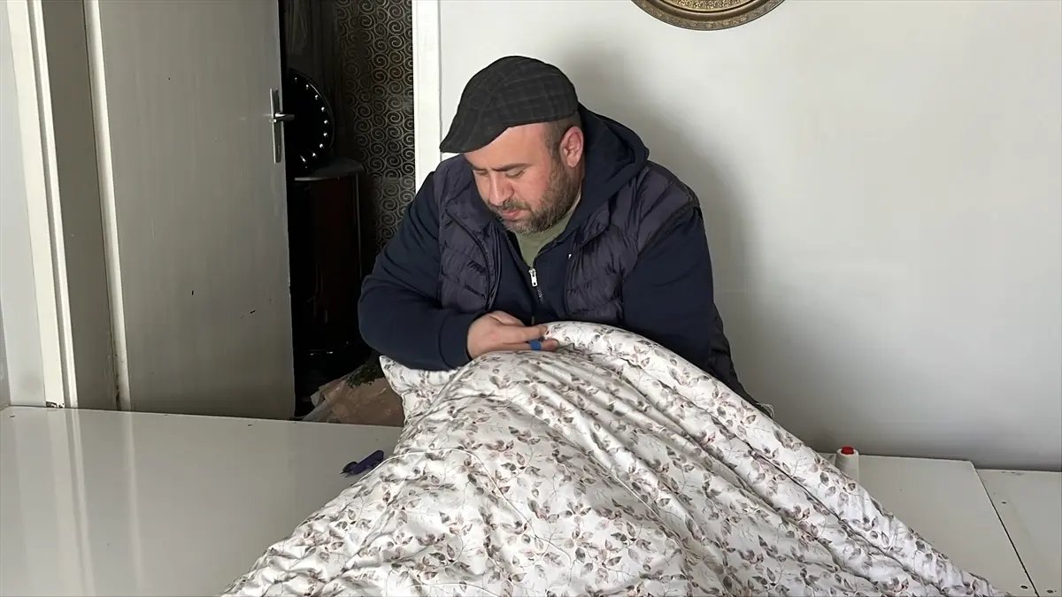 Babasından öğrendiği yorgancılık mesleğini devam ettiriyor