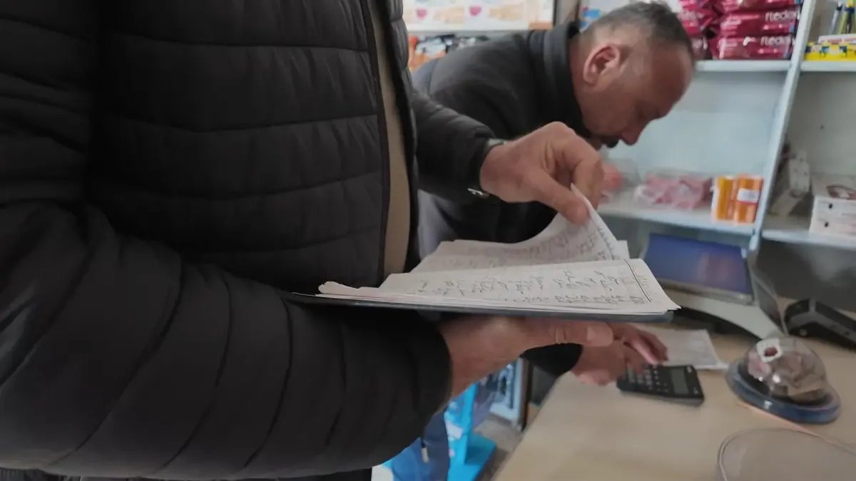 'Zimem Defteri' geleneğiyle memleketinde fırın ve bakkallardaki 3 milyon TL'lik borcu kapattı