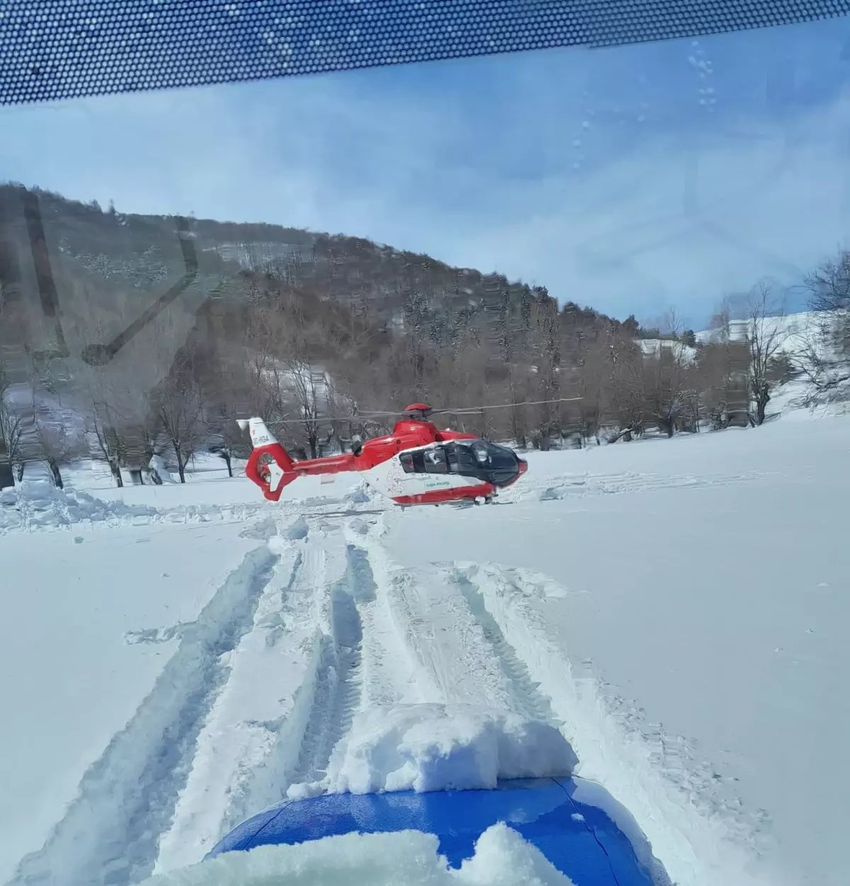 Yoğun Kar Yağışı Nedeniyle Hava Ambulansı İle Hastaneye Kaldırıldı