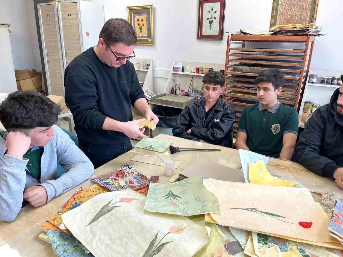 Liseli gençler sanat dolu gün yaşadı