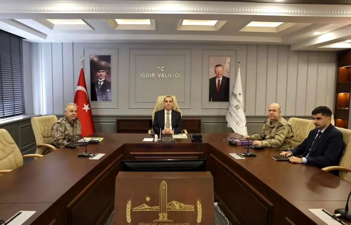 Sınır illerin valileri ile güvenlik toplantısı