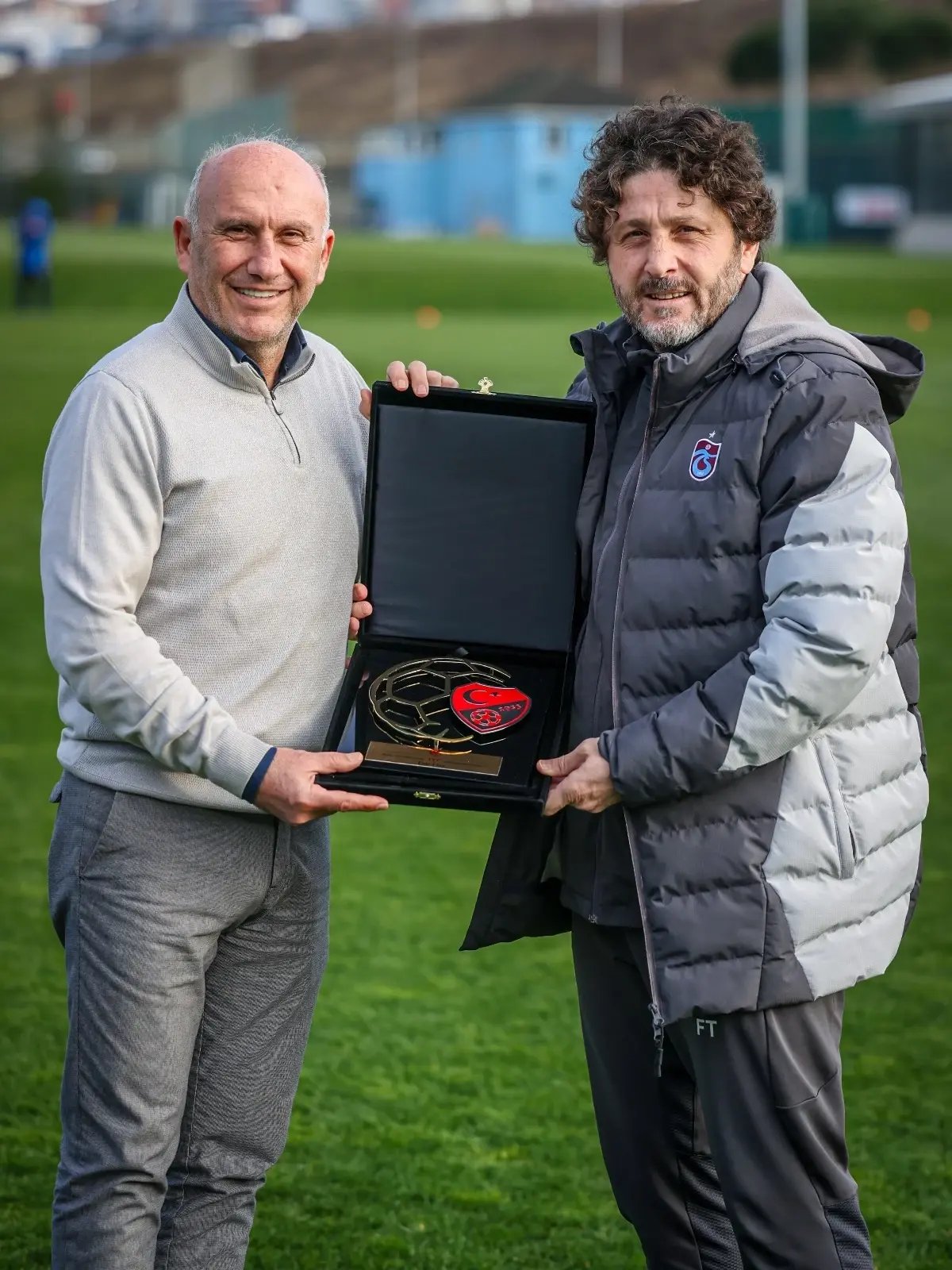 Trabzonspor Teknik Direktörü Fatih Tekke'ye TFF'den sosyal sorumluluk ödülü