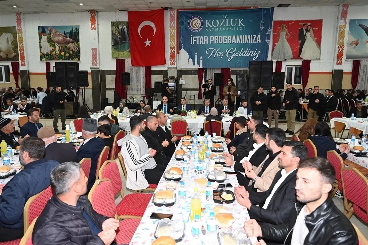 Batman Valisi Canalp Kozluk'ta iftar programına katıldı