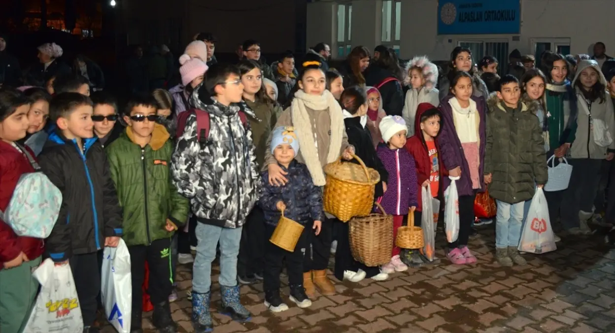 Amasya'da 150 yıldan fazla geçmişi olan "sepet sallama" geleneği devam ediyor