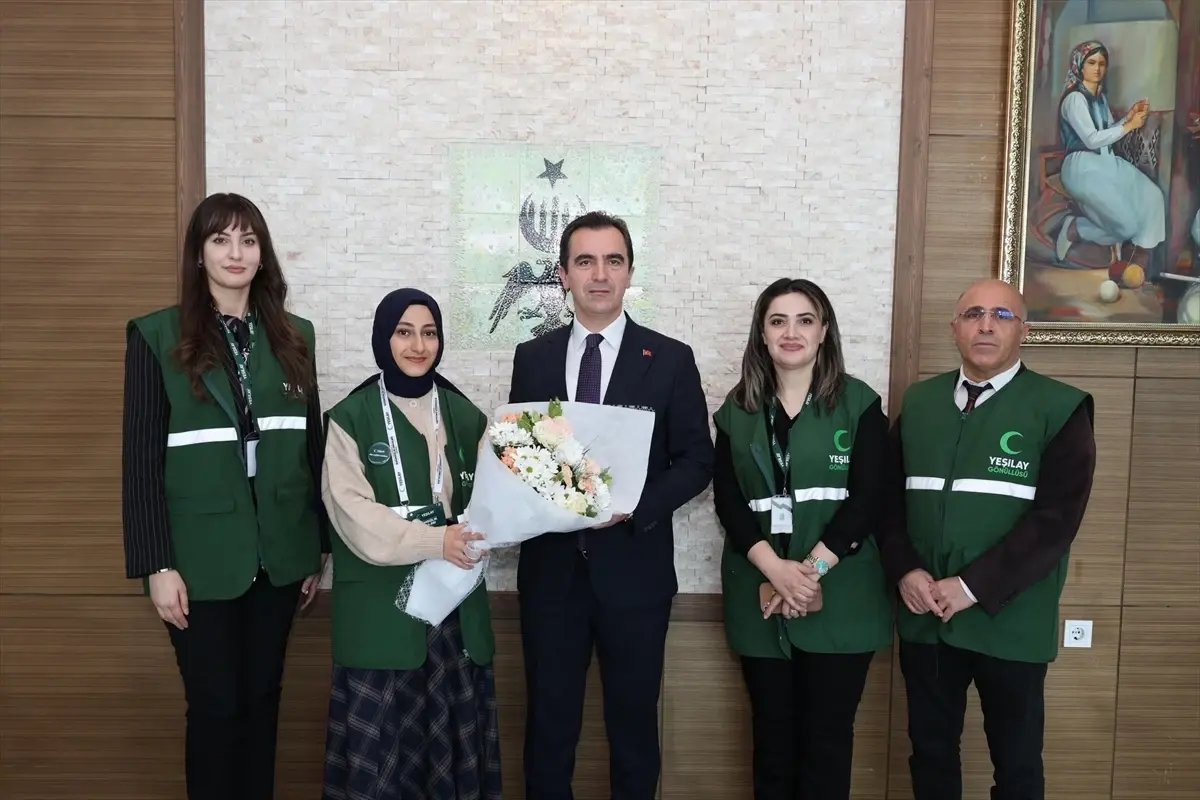 Bitlis Valisi Karakaya, Yeşilay temsilcilerini kabul etti