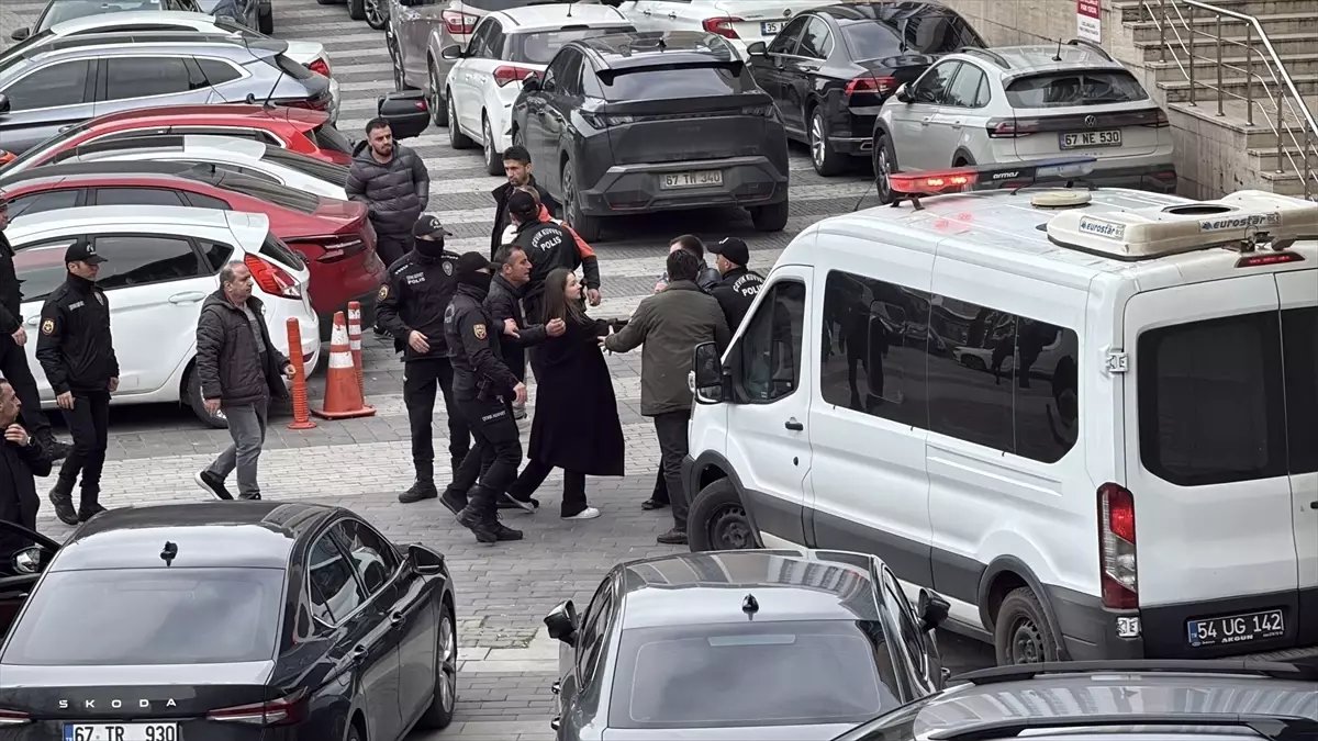 Zonguldak'ta tartıştığı kişiyi öldüren, 1 kişiyi de yaralayan sanığa müebbet hapis cezası
