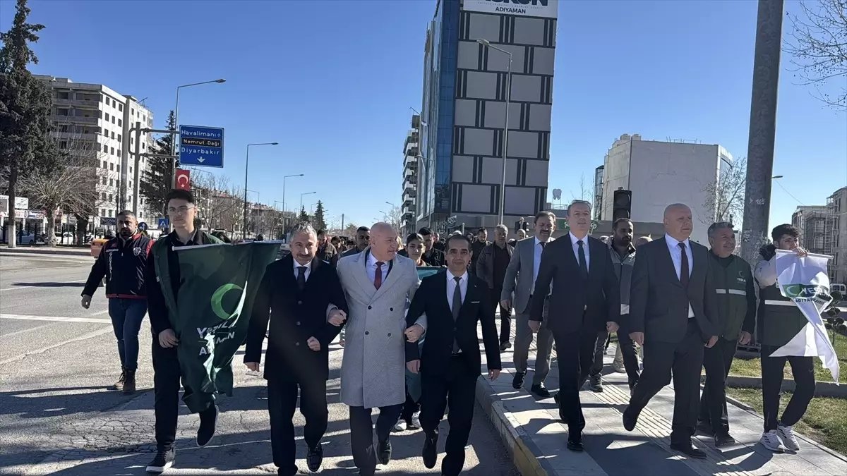 Adıyaman'da Yeşilay Haftası dolayısıyla yürüyüş düzenlendi