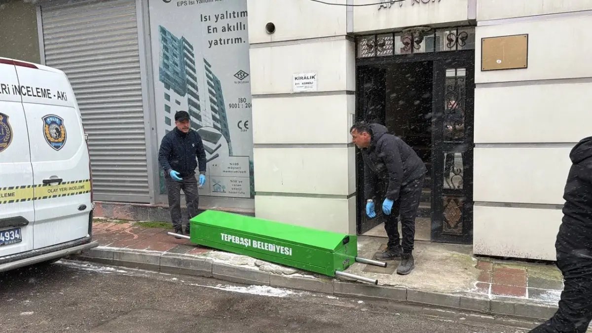 Eşini boğarak öldüren ve 7'nci kattan atlayıp yaralanan şüpheli tutuklandı