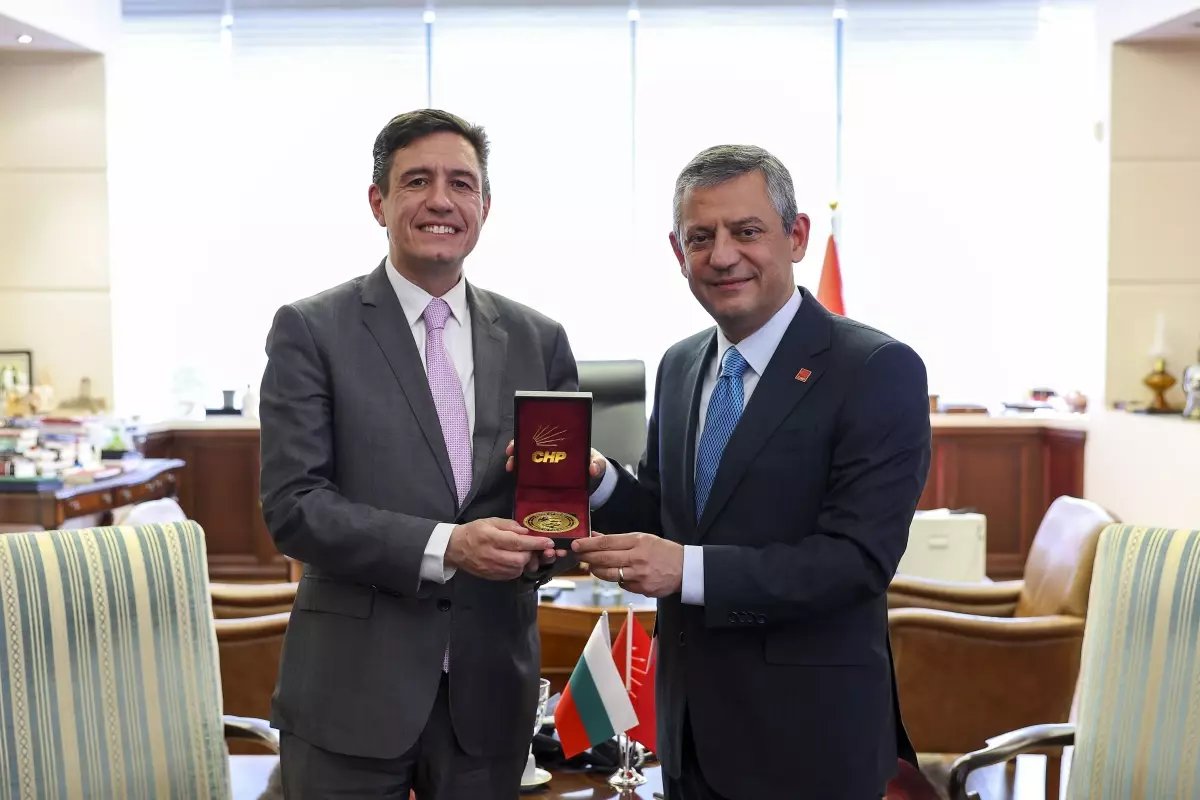 Özgür Özel, Bulgaristan Büyükelçisi Cholakov ile bir araya geldi