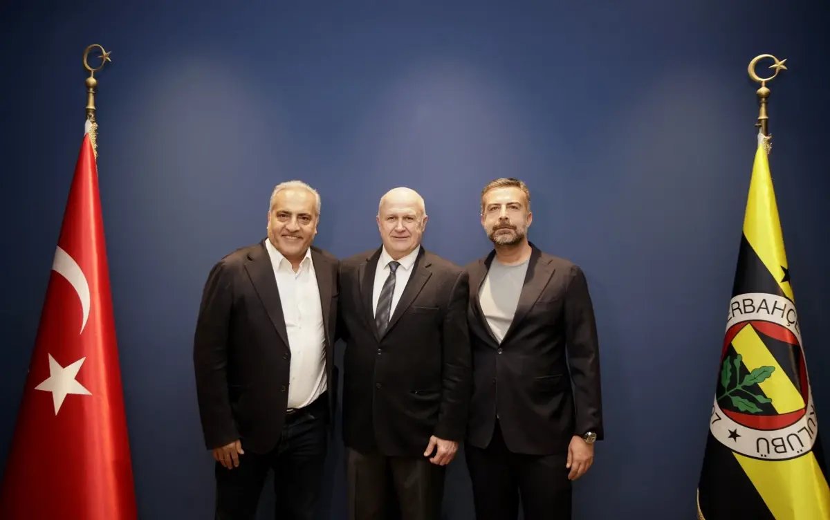 Fenerbahçe'de Futbol Akademi Genel Koordinatörü Şenol Çorlu