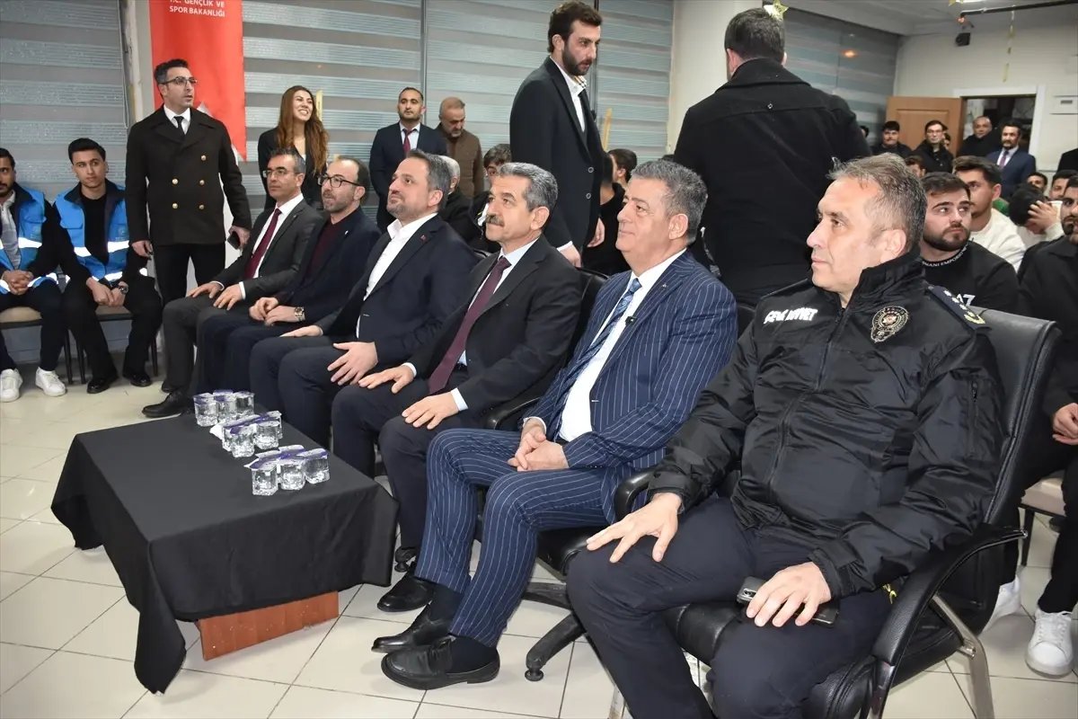 Gençlik ve Spor Bakan Yardımcısı Eminoğlu: Geleceğimiz Gençlerde