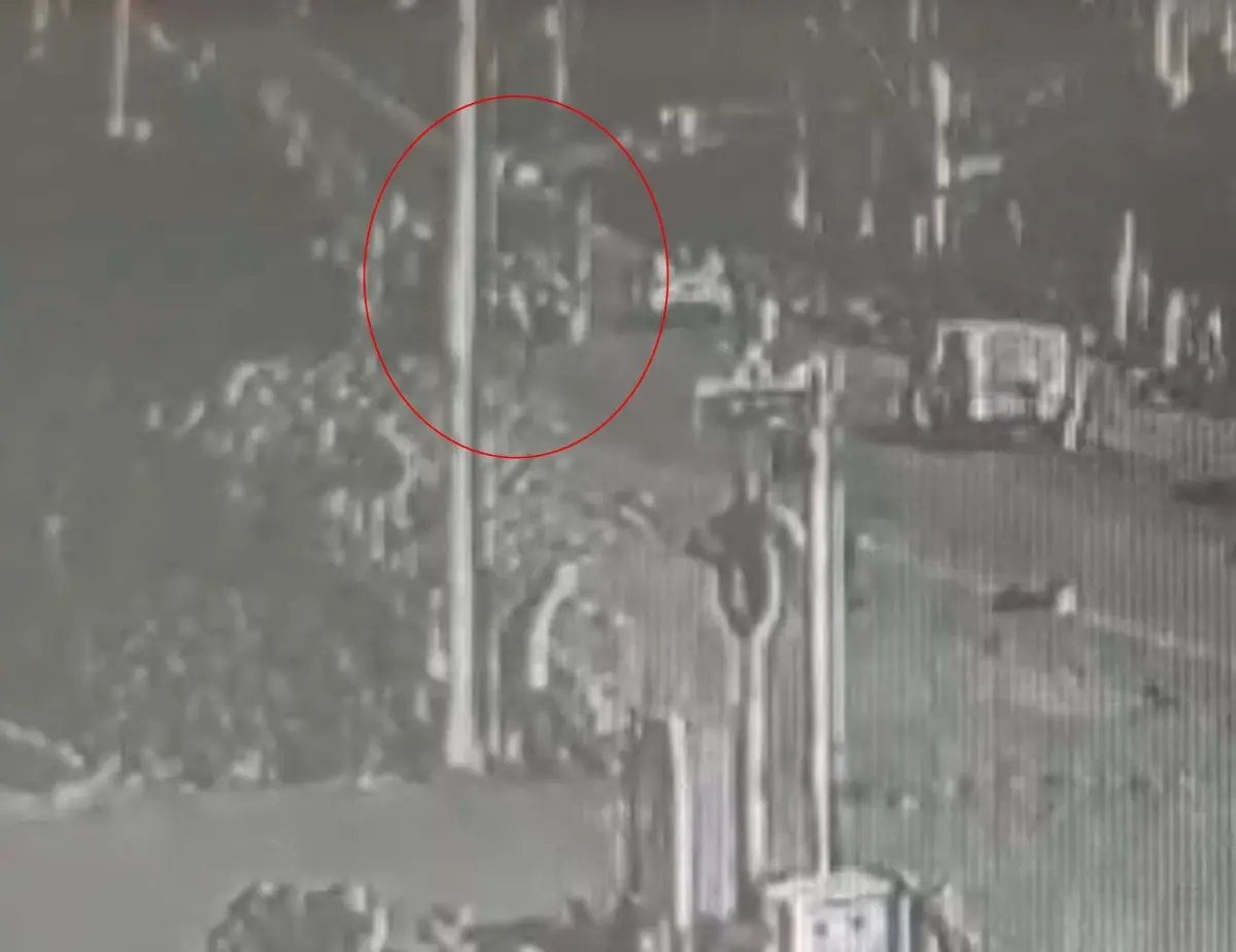 Beton mikserinin çarptığı yaya öldü; kaza kamerada