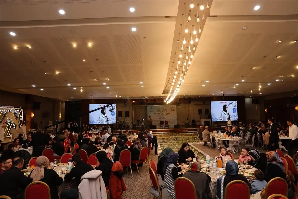 Akyurt'ta Dünya Yetimler Günü dolayısıyla iftar programı düzenlendi