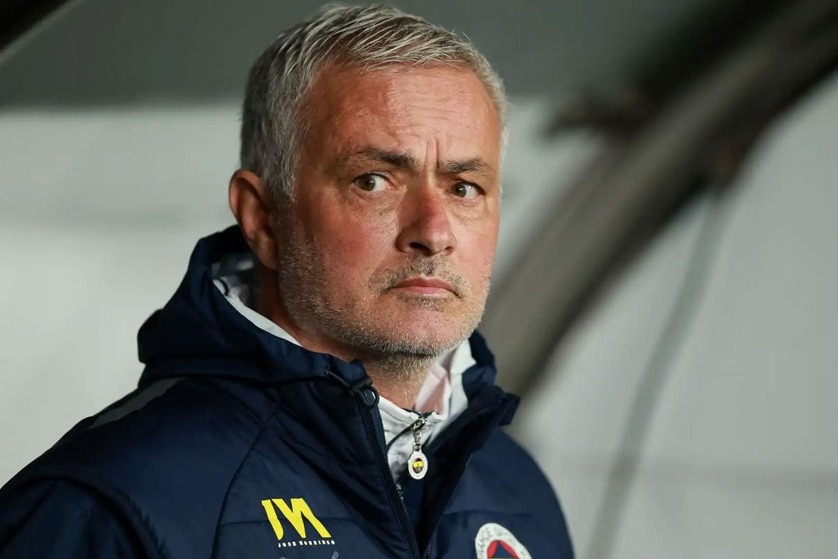 Fenerbahçe ile Mourinho karşı karşıya geldi