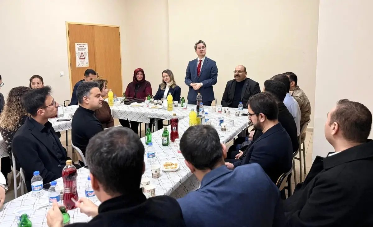 Kemaliye'de yetim ve öksüz çocuklarla gönül sofrası kuruldu