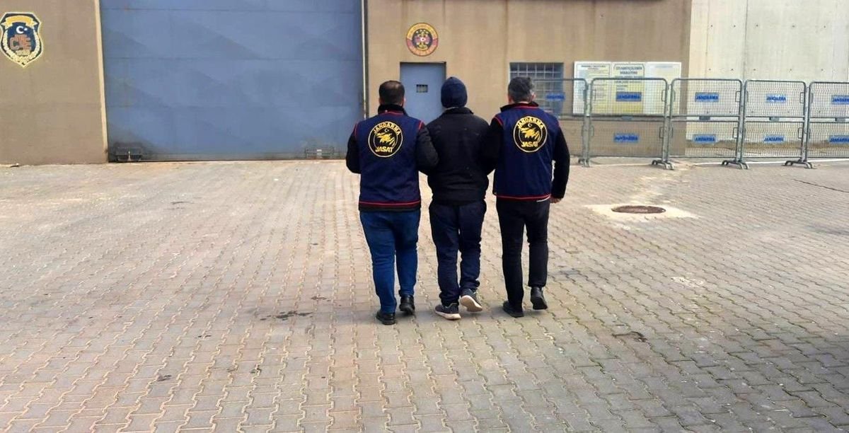 Kesinleşmiş 11'er yıl cezayla aranan 3 şahıs yakalandı