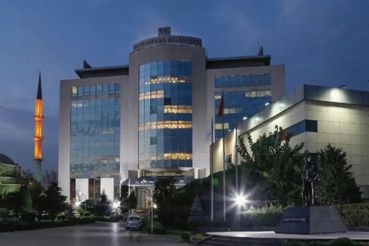 Bayrampaşa'da CHP'li iki meclis üyesi DSP'ye geçti