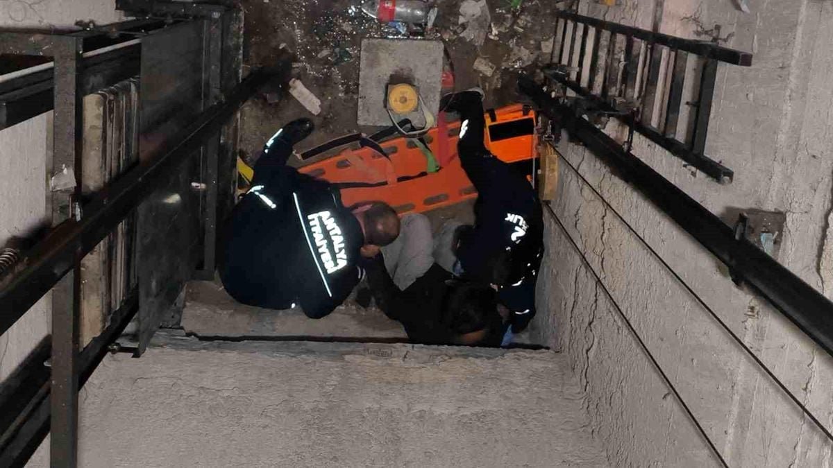 Arızalanan asansörü kontrol etmek isterken asansör boşluğuna düştü