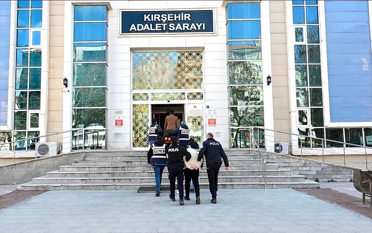 Kırşehir merkezli dolandırıcılık operasyonunda yakalanan 3 zanlı tutuklandı