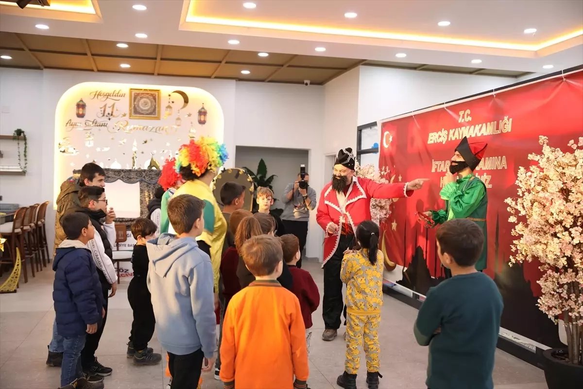 Erciş'te "Dünya Yetimler Günü" kapsamında iftar programı düzenlendi