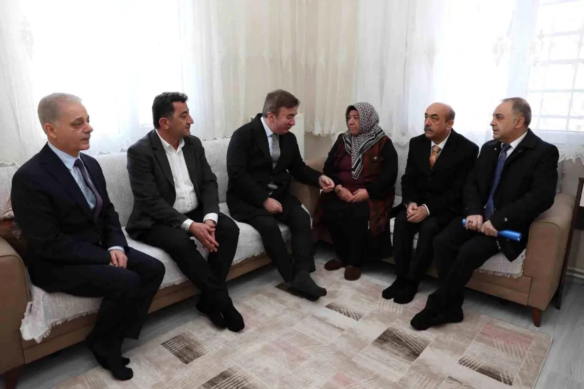 Vali Aydoğdu'dan ailelere Ramazan ziyareti