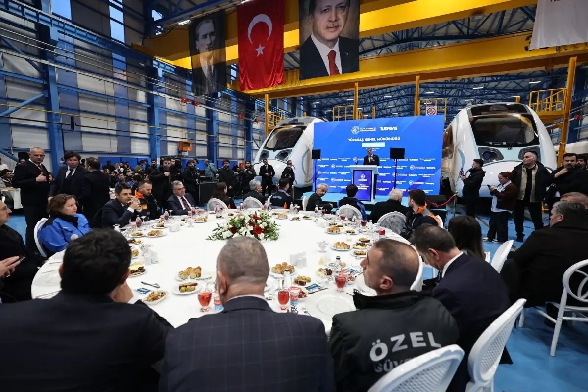 TÜRASAŞ YÖNETİCİLERİ VE İŞÇİLERİYLE İFTARDA BULUŞTU