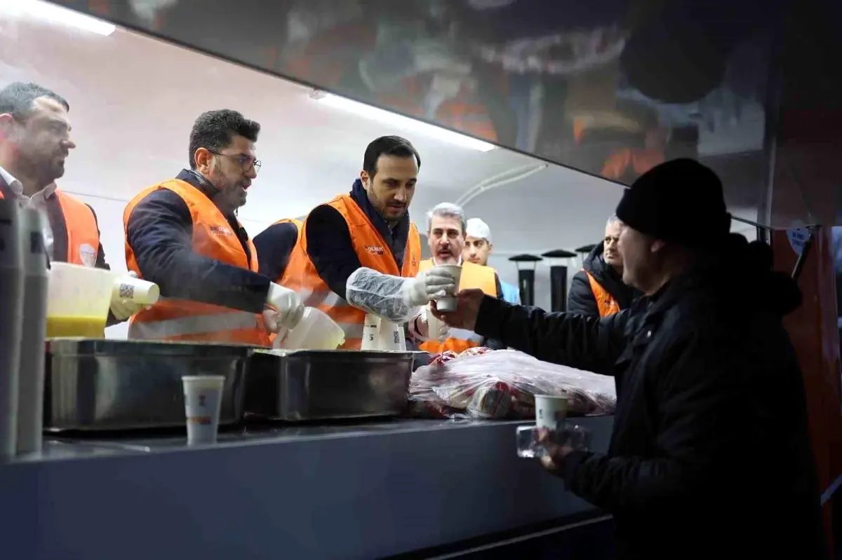 AK Parti İstanbul'dan her gün on binlerce kişiye çorba ikramı