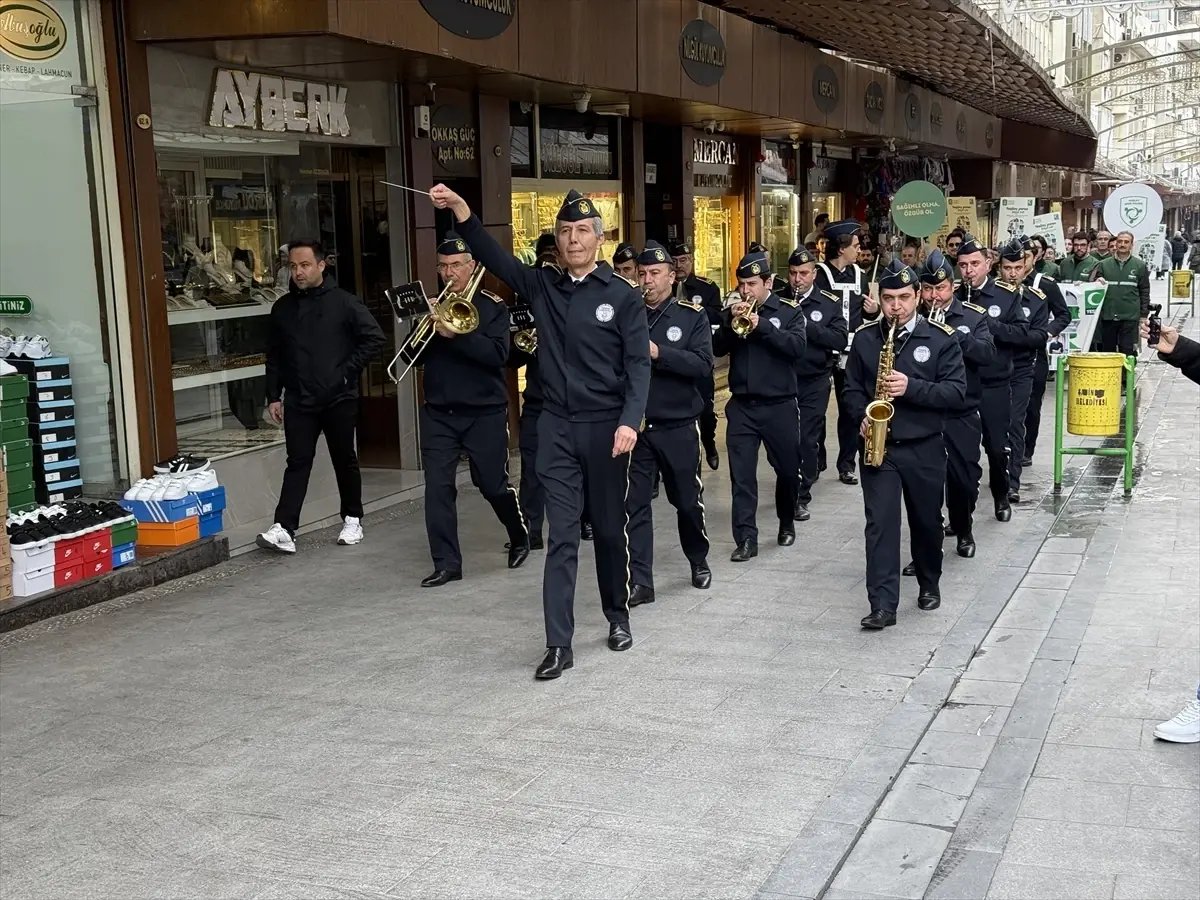 Gaziantep'te Yeşilay Haftası dolayısıyla yürüyüş düzenlendi