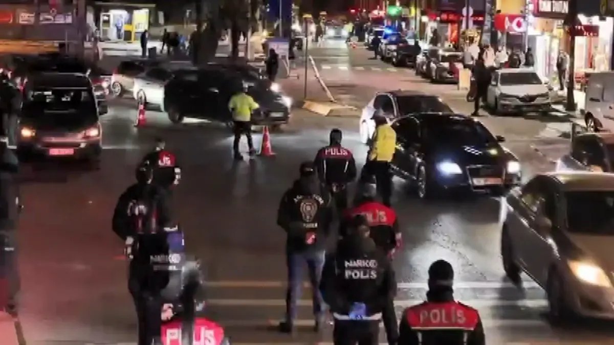 Avcılar'da huzur uygulaması; 25 sürücüye 646 bin lira ceza