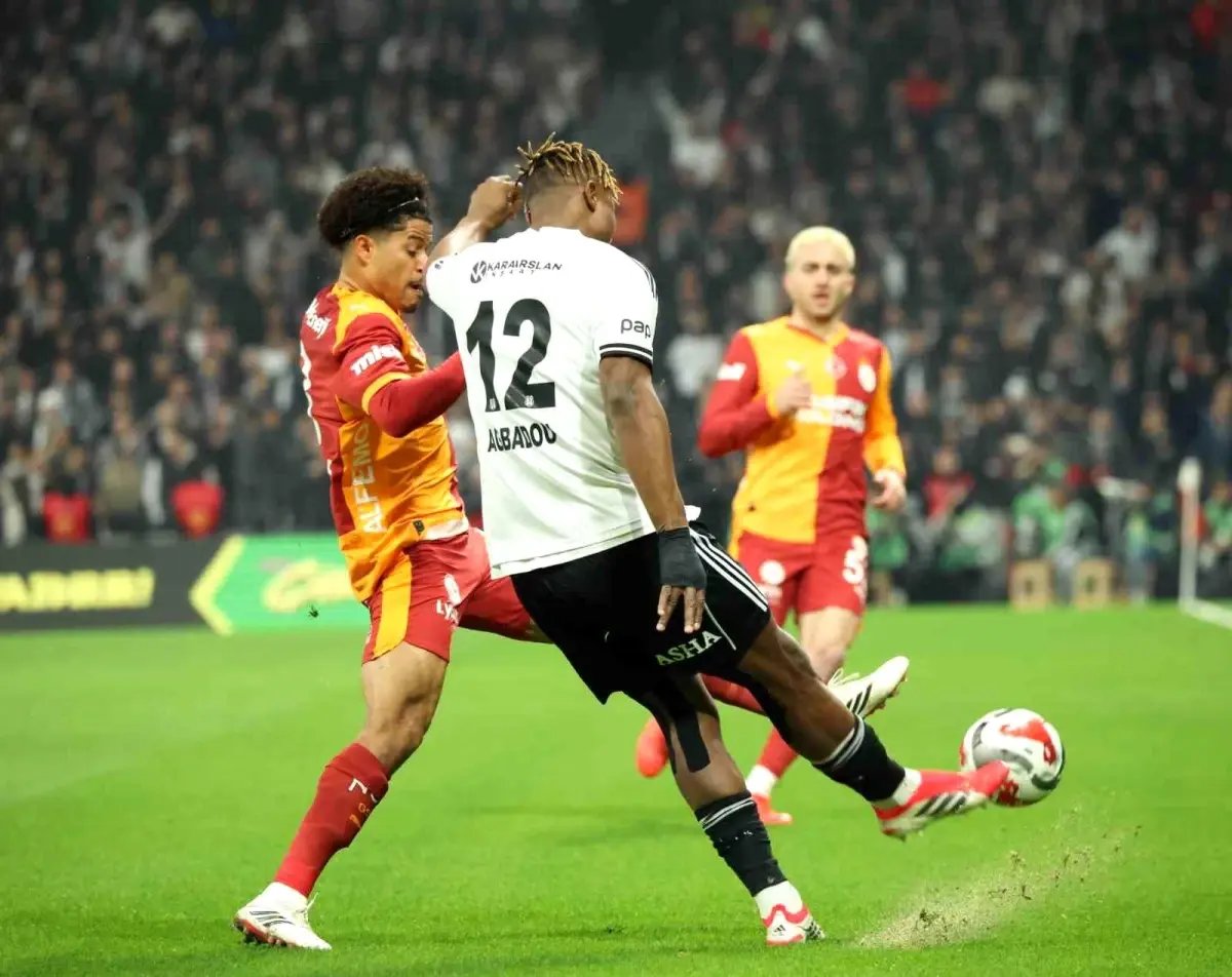 Trendyol Süper Lig: Beşiktaş: 0 Galatasaray: 0 (Maç devam ediyor)