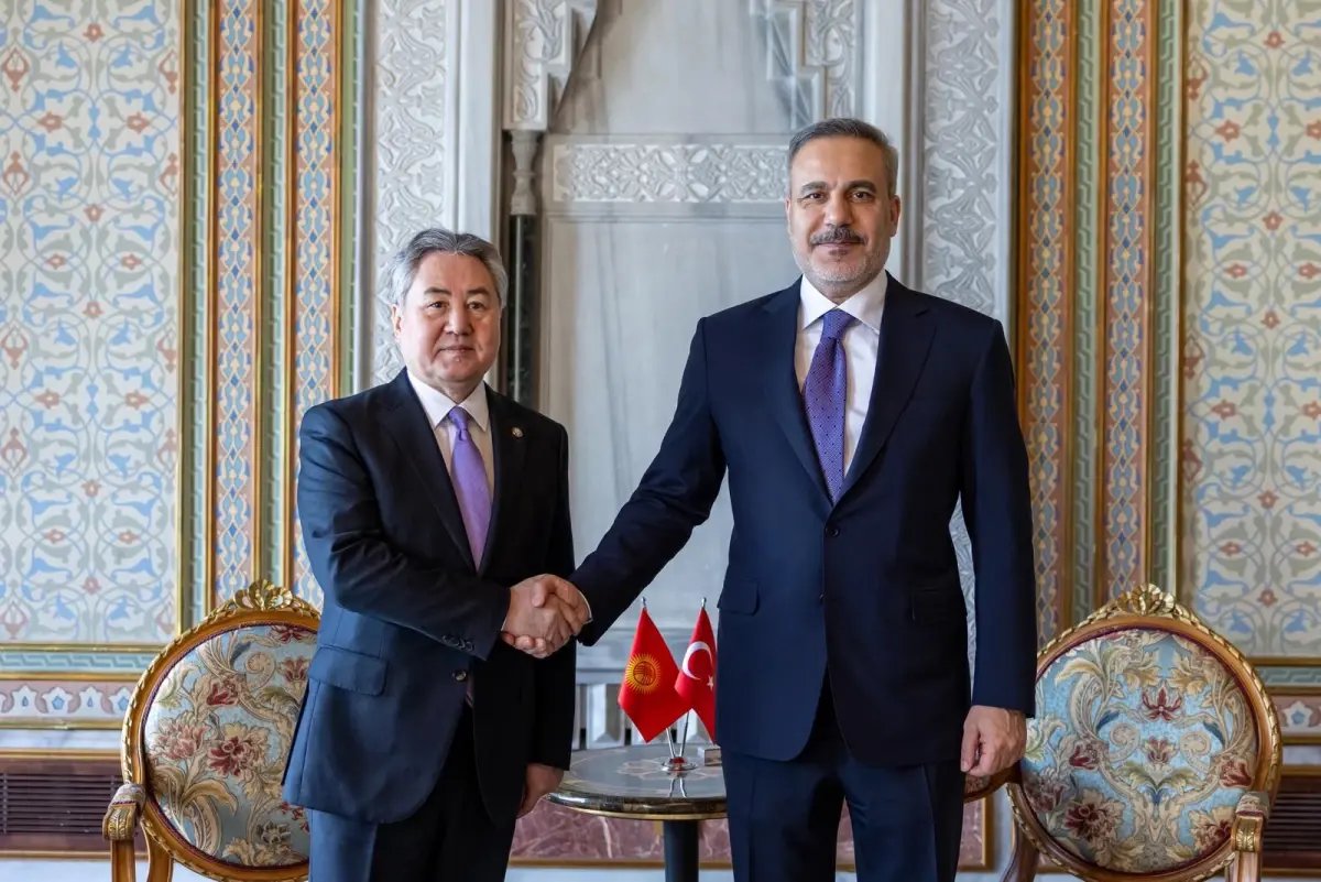 Bakan Fidan, Kırgızistan Dışişleri Bakanı Ceenbek Kulubayev ile bir araya geldi