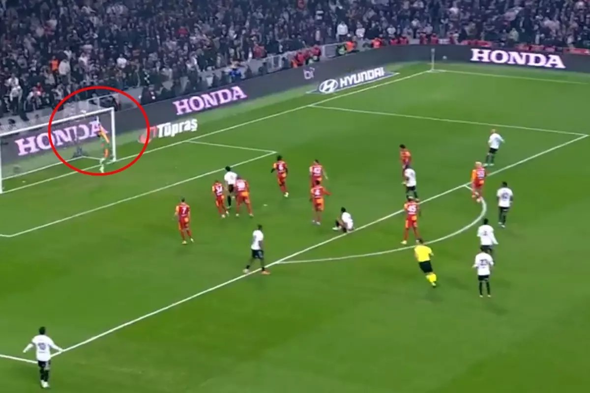 Derbiye damga vurdu! Uğurcan Çakır'dan Beşiktaş'a geçit yok