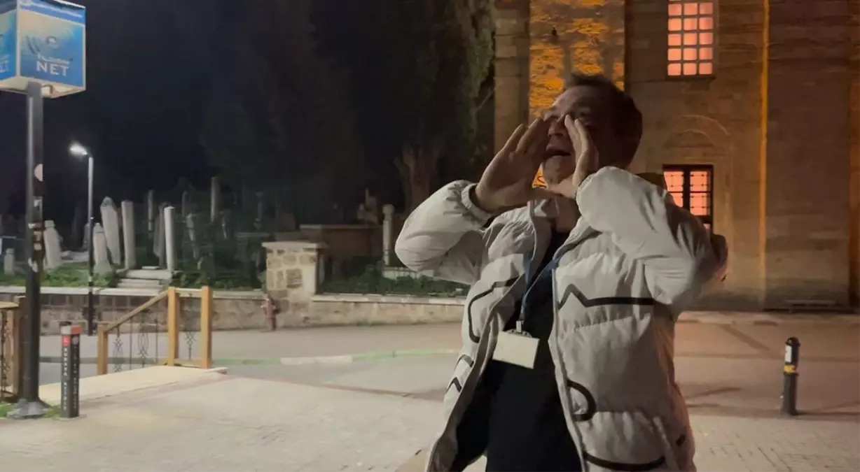 Bu mahallede davul çalanın başı belaya giriyor...Pilava pilava diye zillere basıyorlar