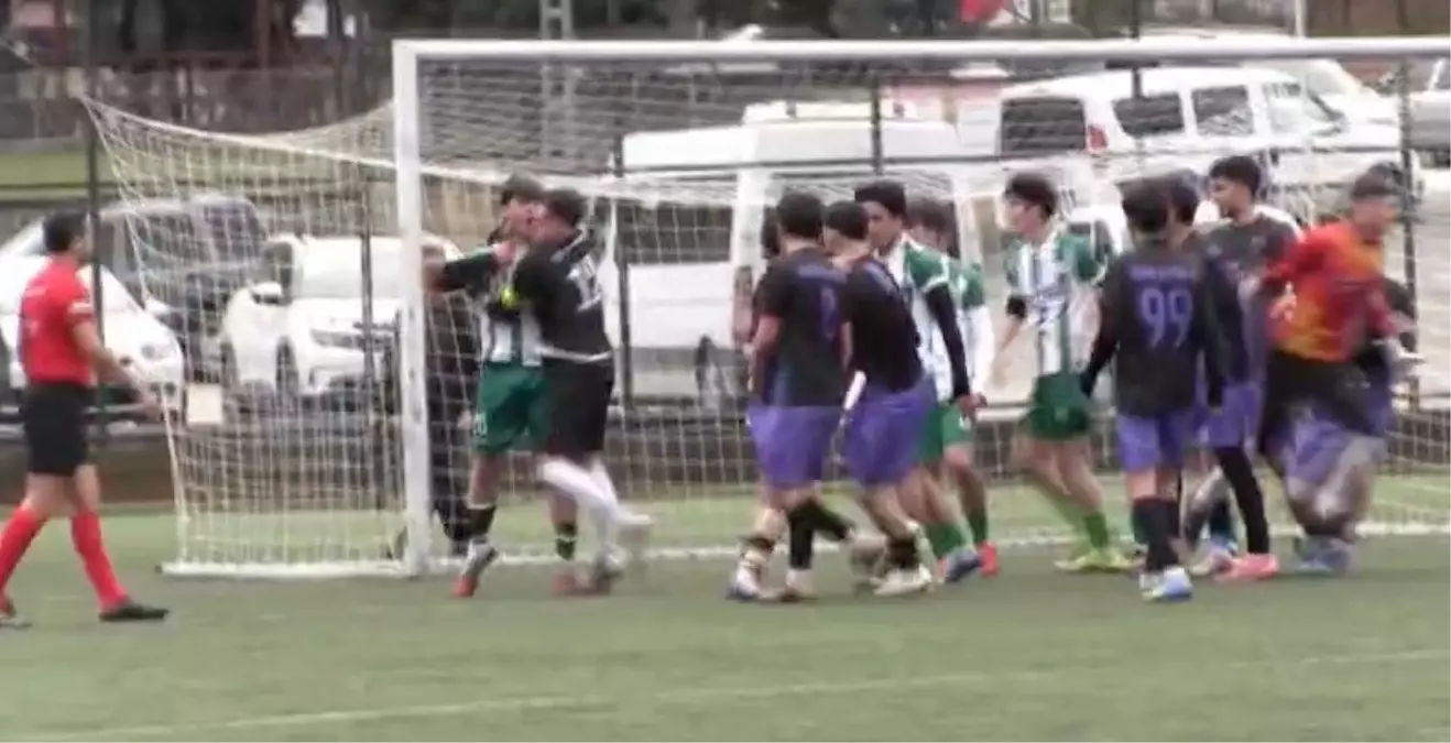 Artvin'de amatör maçta kavga; karşılaşma ertelendi