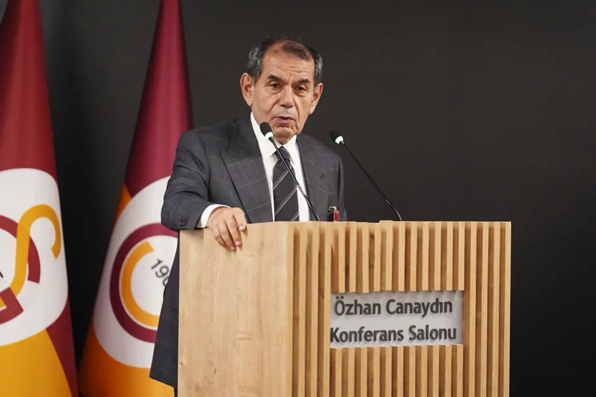 Galatasaray'dan maç sırasında istifa çağrısı