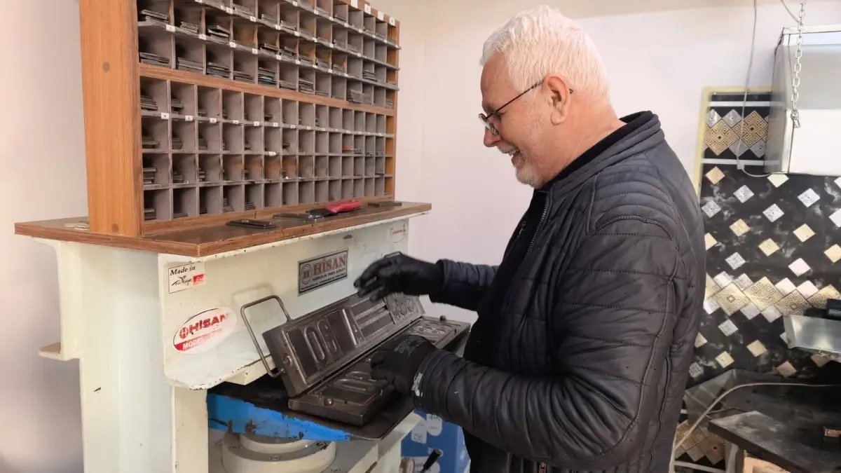 Atölyede 'APP plaka' mesaisi