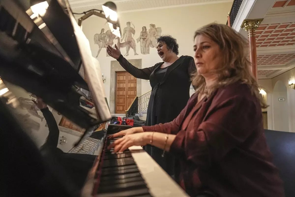 Dünya Kadınlar Günü için 8 opera sanatçısı "operanın kadın kahramanları"nı hikayeleriyle seslendirecek