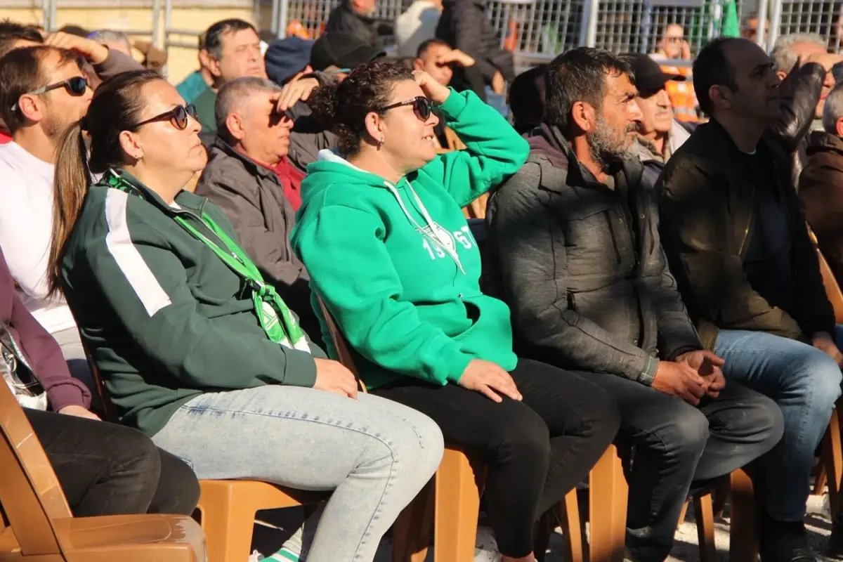 Şampiyonluğa koşuyorlar! Seyirci yasağı bile taraftarı durduramadı