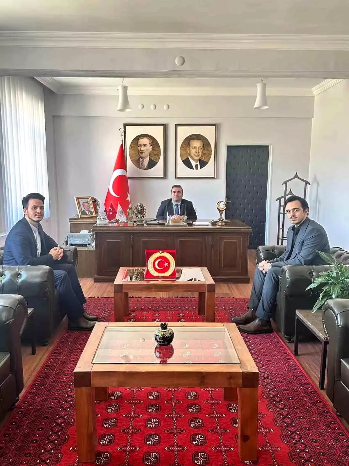 Bilecik'te ikiz kardeşler komşu köylere imam olarak atandı