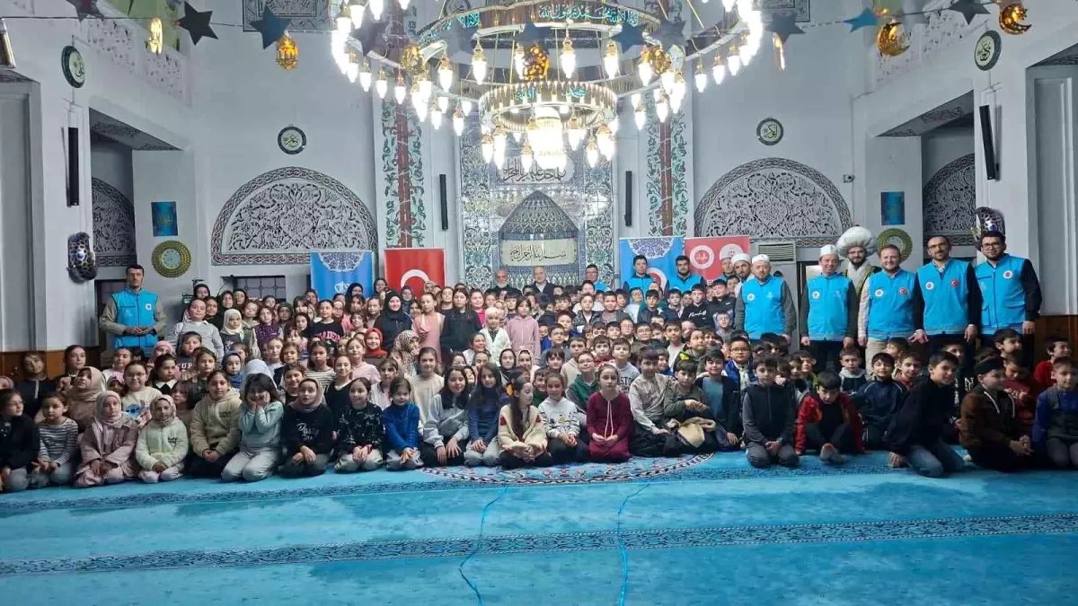 Devrek'te çocuklar için iftar programı düzenlendi