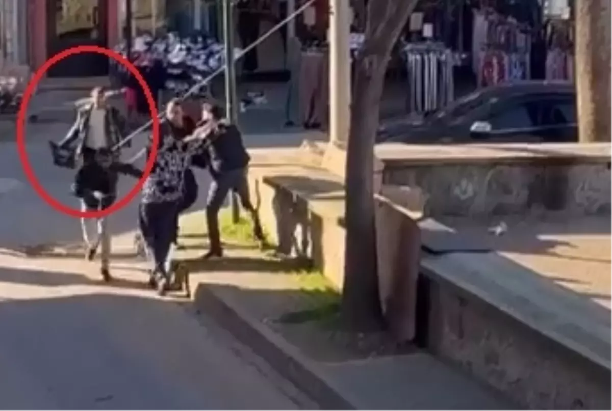 Bursa'da iki grup arasında çıkan duba ve tabureli kavga kamerada