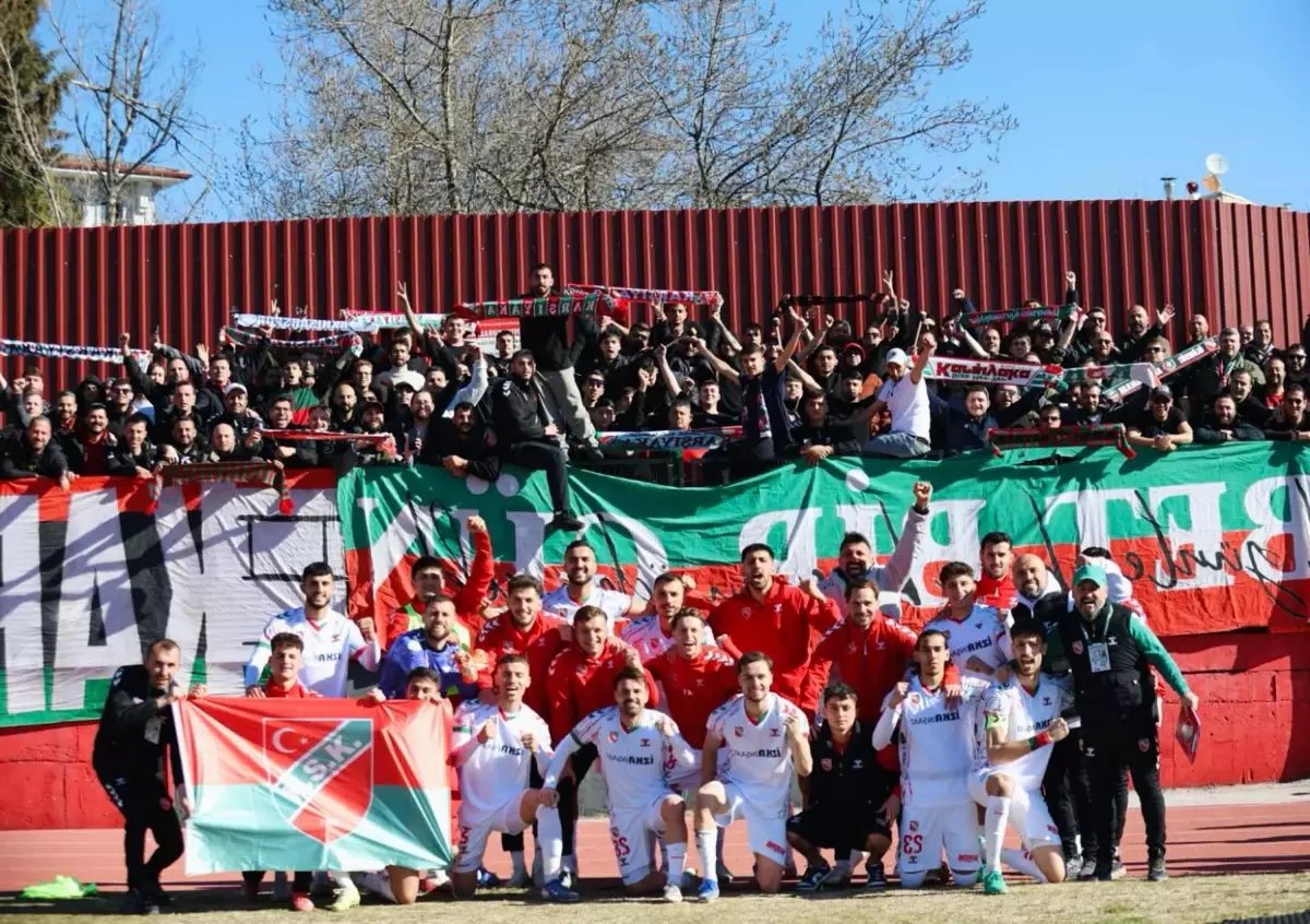 Karşıyaka dört dörtlük